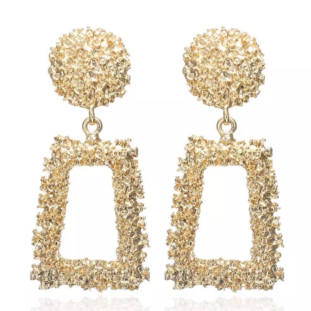 Lilith Gold Earrings 🎁 BUNDLE EARRINGS - 3/$55 OR 5/$70 🎁